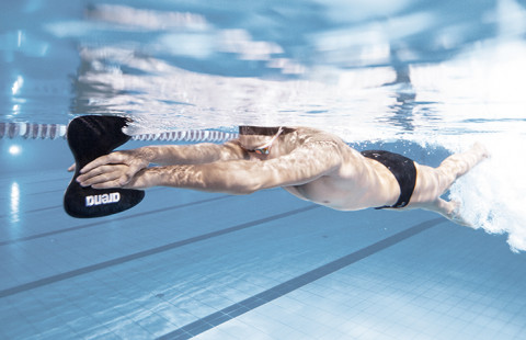 Защо е толкова важна загрявката в плуването?